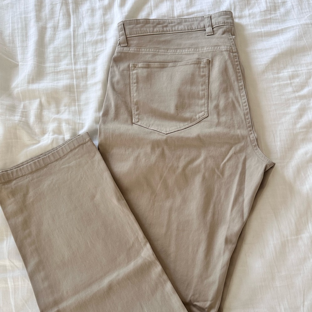 Johnston and Murphy Men’s pants. Beige